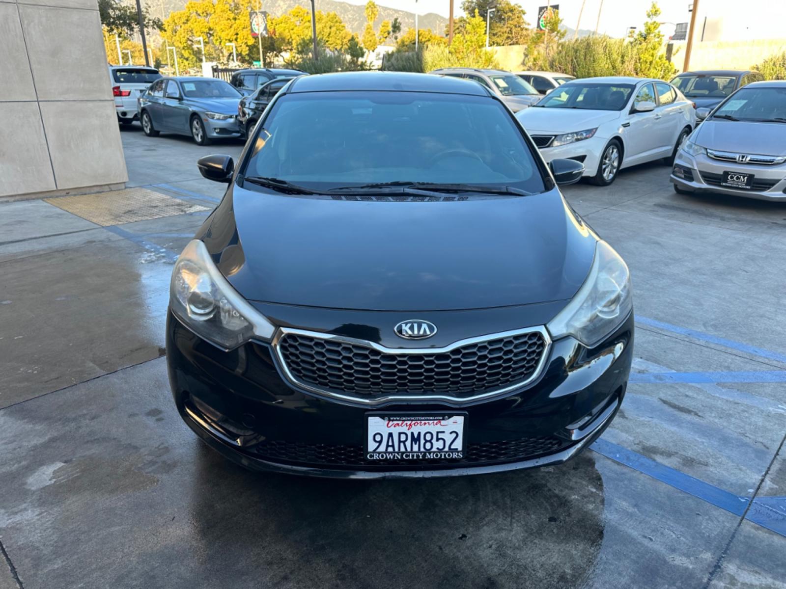 2016 Black /Black Kia Forte 5-Door Cloth (KNAFK5A87G5) with an 4 CYLINDER engine, Automatic transmission, located at 30 S. Berkeley Avenue, Pasadena, CA, 91107, (626) 248-7567, 34.145447, -118.109398 - Photo #7